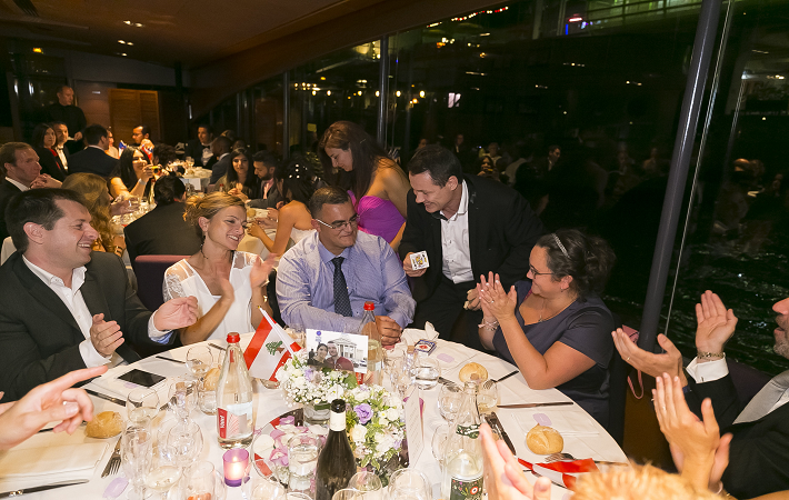 Photos magicien Paris : close-up, mentaliste, magicien mariage, magie numérique – Martial magie.