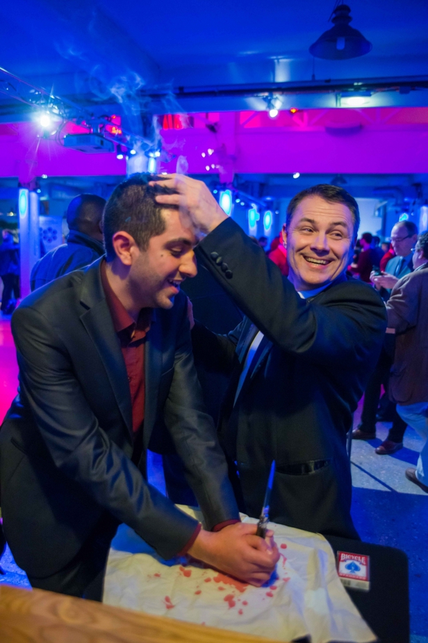 Photos magicien Paris : close-up, mentaliste, magicien mariage, magie numérique – Martial magie.