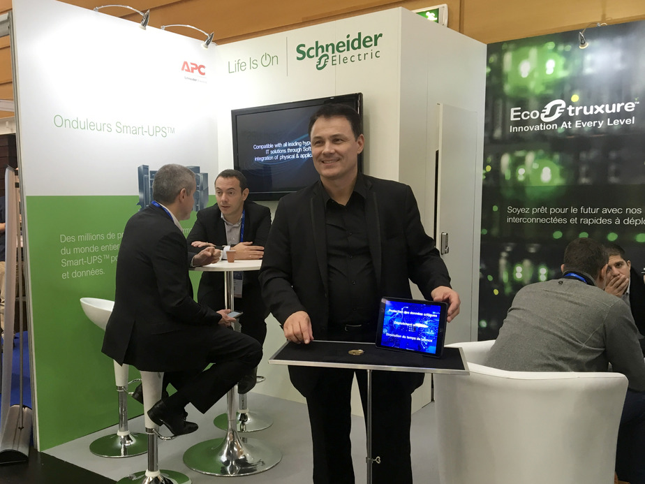 Magie numérique salon professionnel – Magicien mentaliste Paris