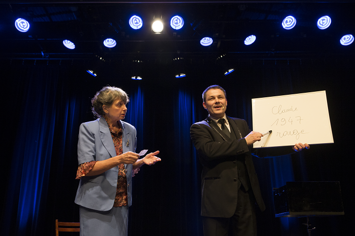 Spectacle magie stand-up et one-man-show – Magicien mentaliste Paris