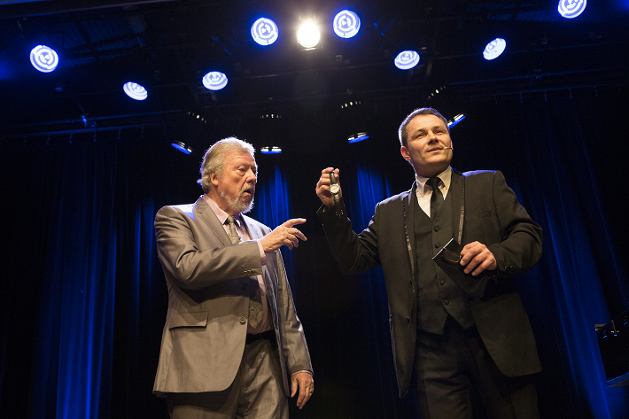 Spectacle magie stand-up et one-man-show – Magicien mentaliste Paris