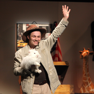 Spectacle de magie enfant la malle enchantée – Magicien Paris