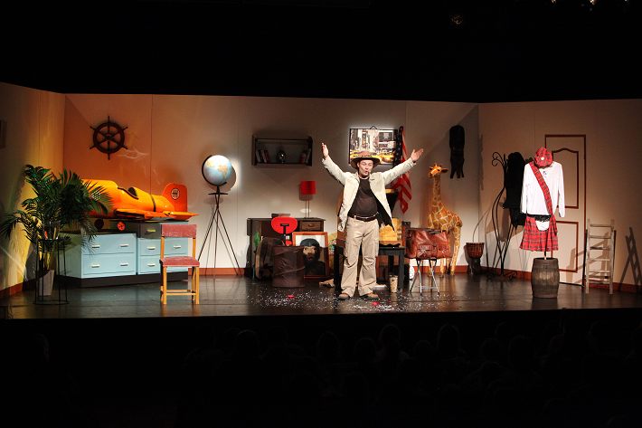 Spectacle de magie enfant la malle enchantée – Magicien Paris